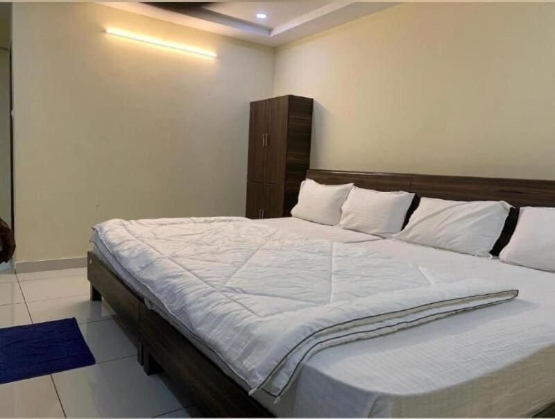 Oyo Flagship 80855 Hotel R Grand วิเจยาวารา ภายนอก รูปภาพ